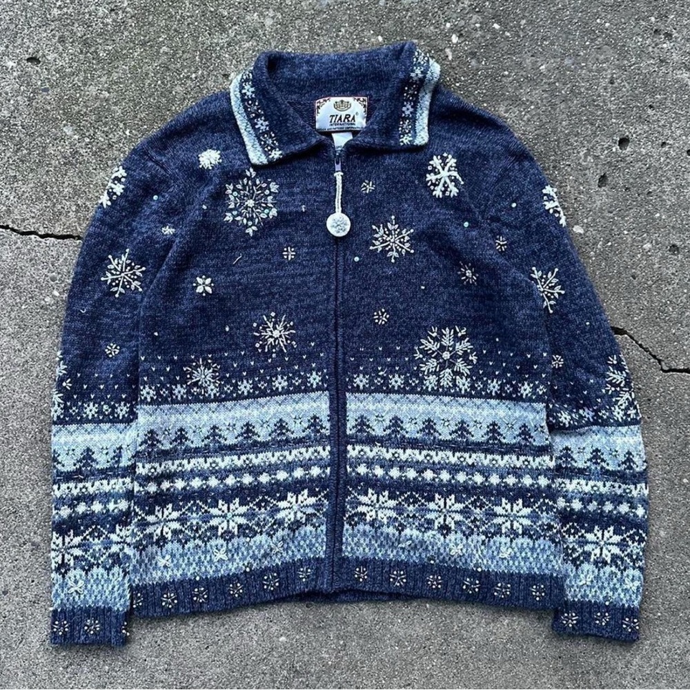 Tiara International Vintage Christmas Zippered Sweater